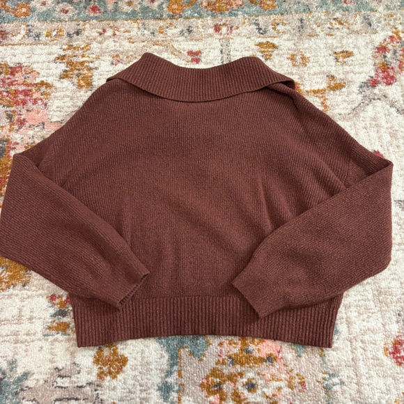 A&F Rust Collared Sweater - Picture 2 of 4